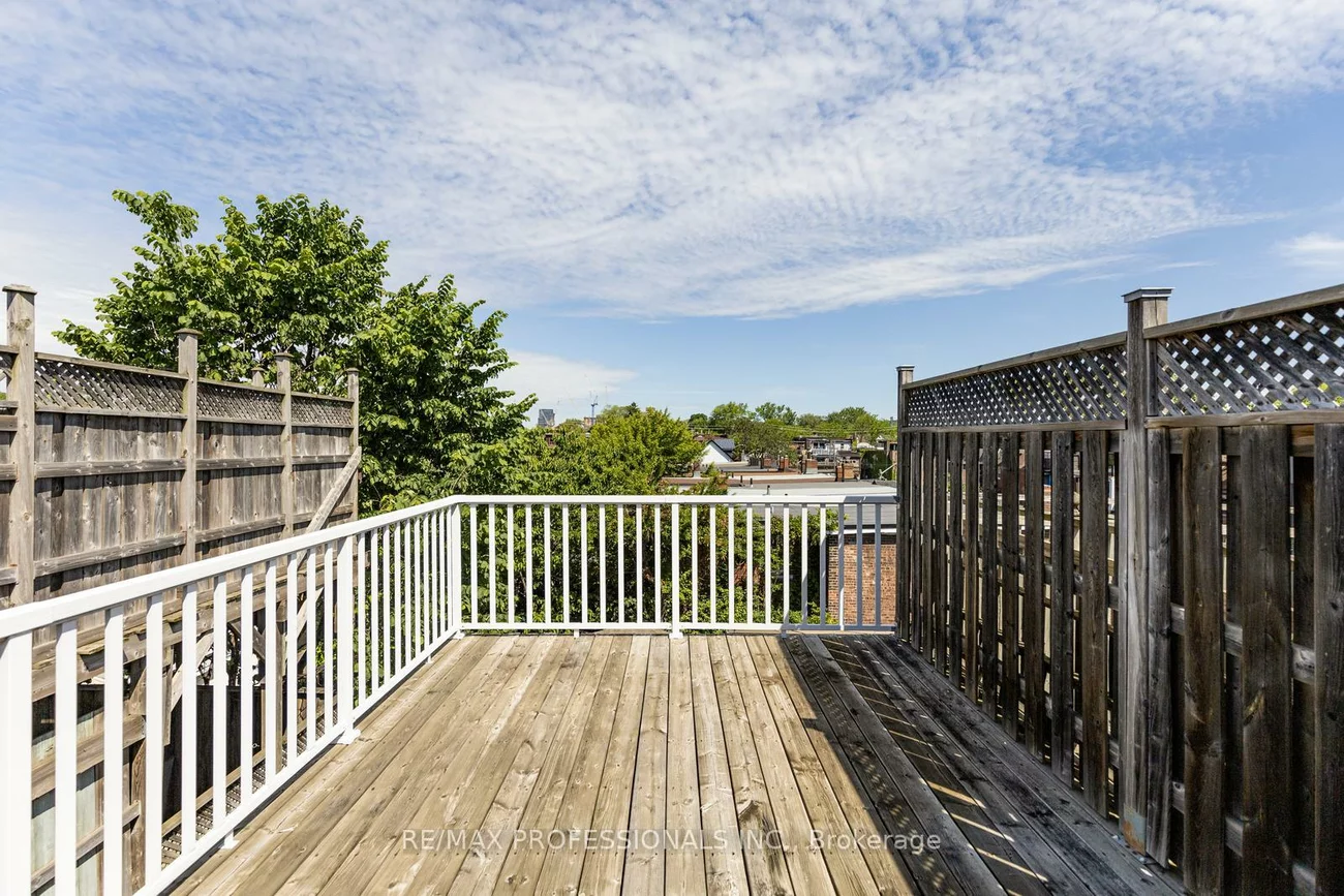 8, Parr, Little Portugal, Toronto