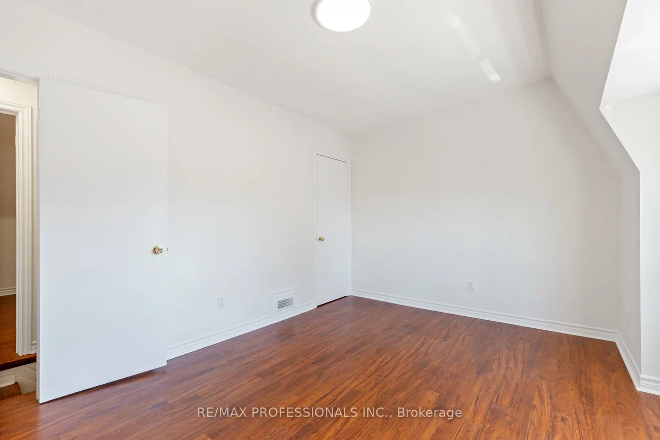 8, Parr, Little Portugal, Toronto