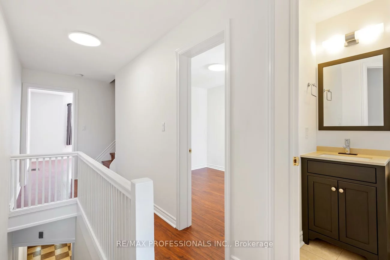 8, Parr, Little Portugal, Toronto