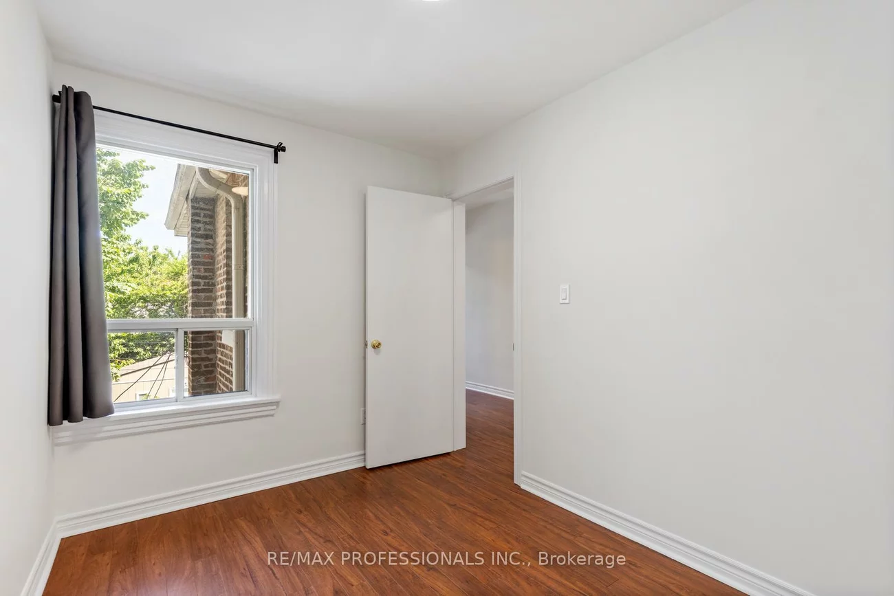 8, Parr, Little Portugal, Toronto