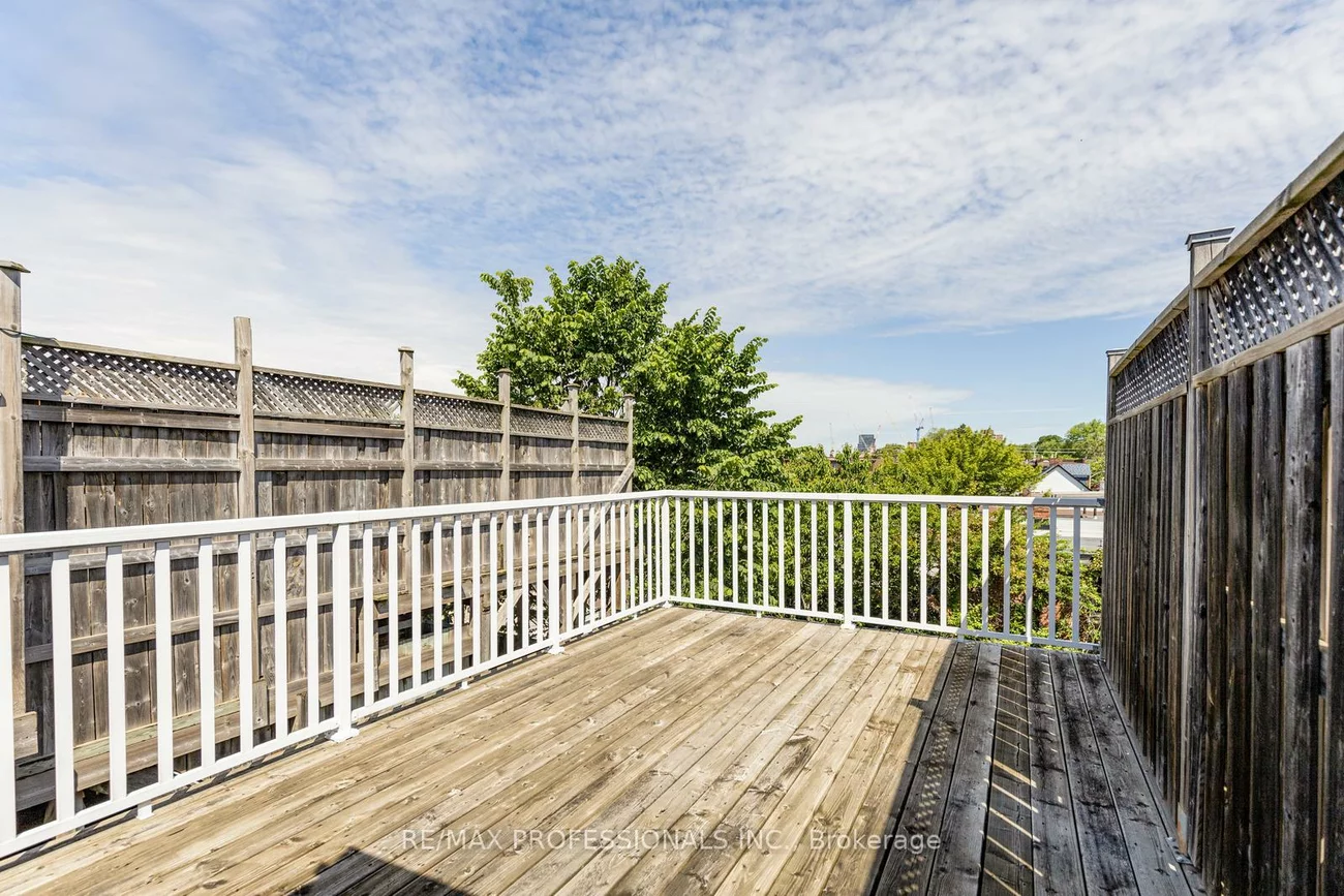 8, Parr, Little Portugal, Toronto