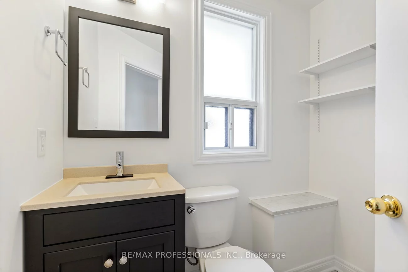 8, Parr, Little Portugal, Toronto