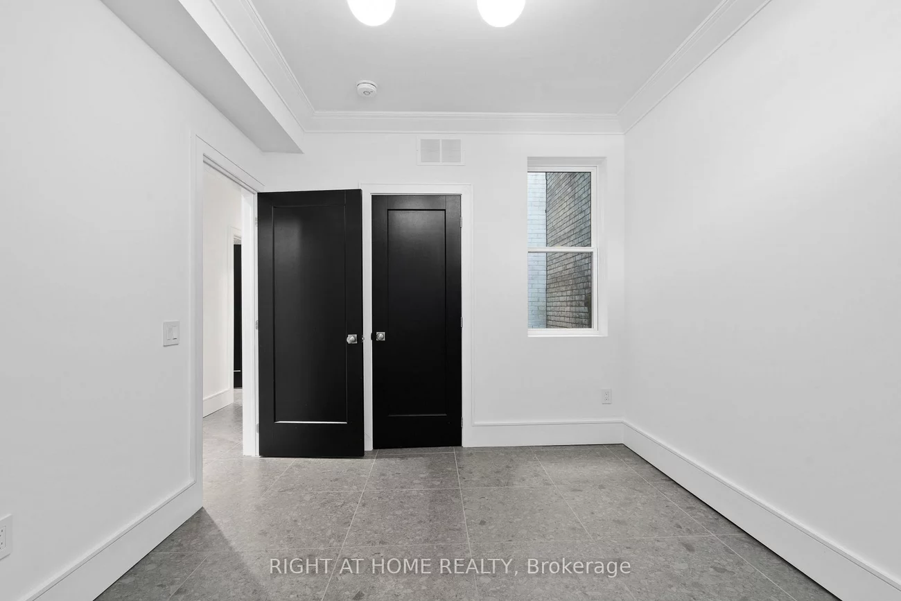 60, Winchester, Cabbagetown-South St. James Town, Toronto