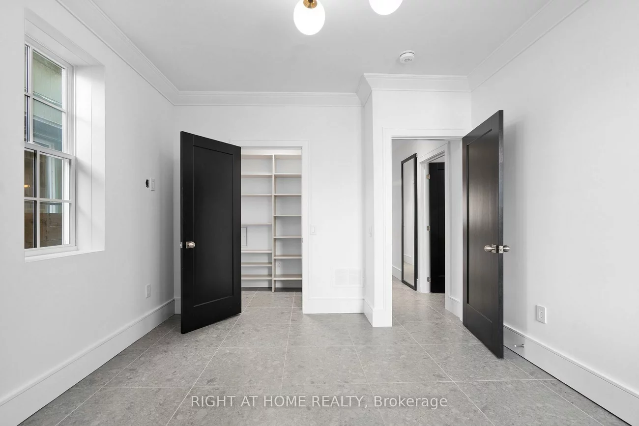 60, Winchester, Cabbagetown-South St. James Town, Toronto