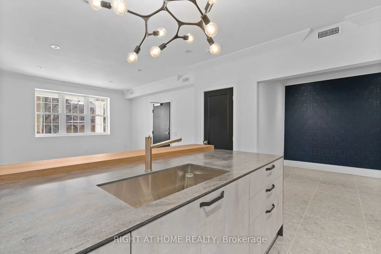 60, Winchester, Cabbagetown-South St. James Town, Toronto