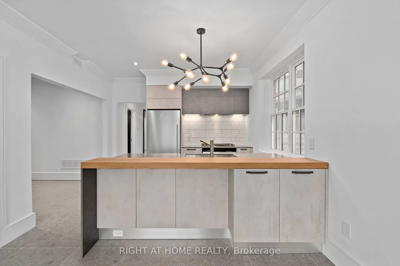 60, Winchester, Cabbagetown-South St. James Town, Toronto