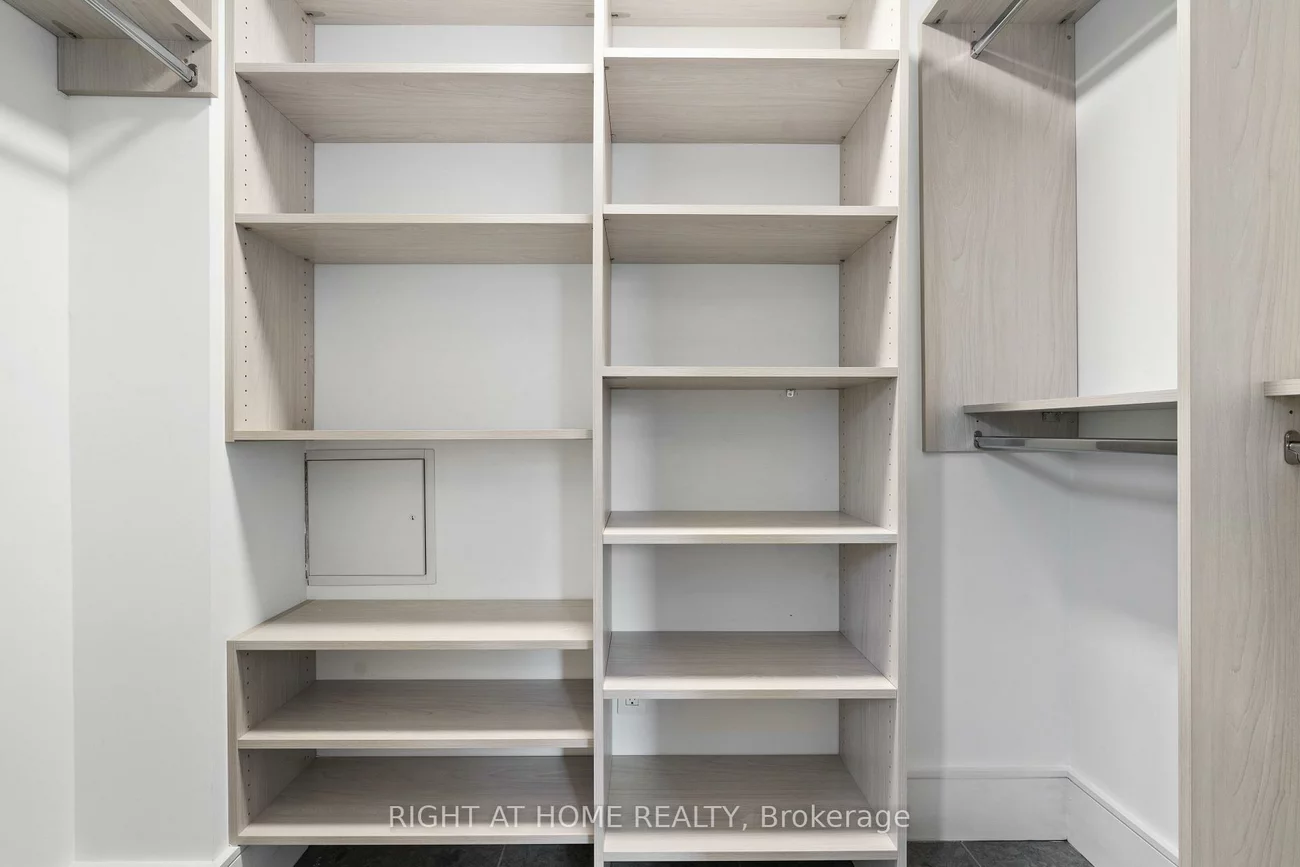 60, Winchester, Cabbagetown-South St. James Town, Toronto