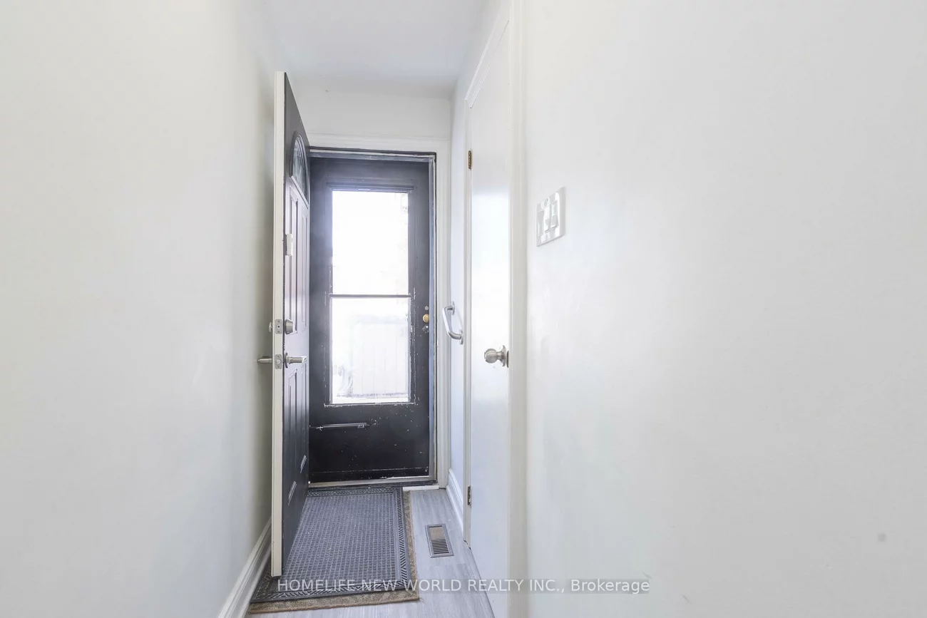 96, Ernest, Pleasant View, Toronto