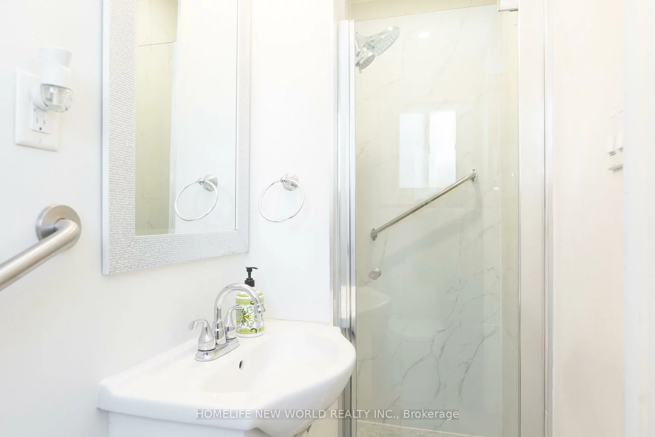 96, Ernest, Pleasant View, Toronto