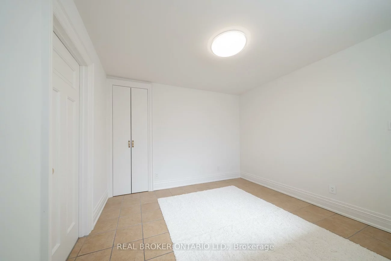 114, Heath, Yonge-St. Clair, Toronto