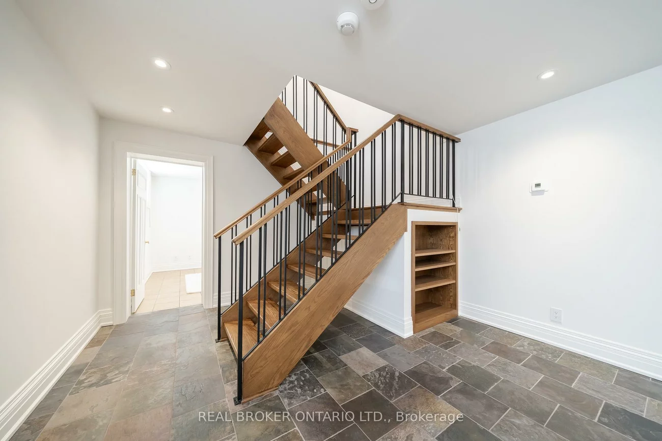 114, Heath, Yonge-St. Clair, Toronto