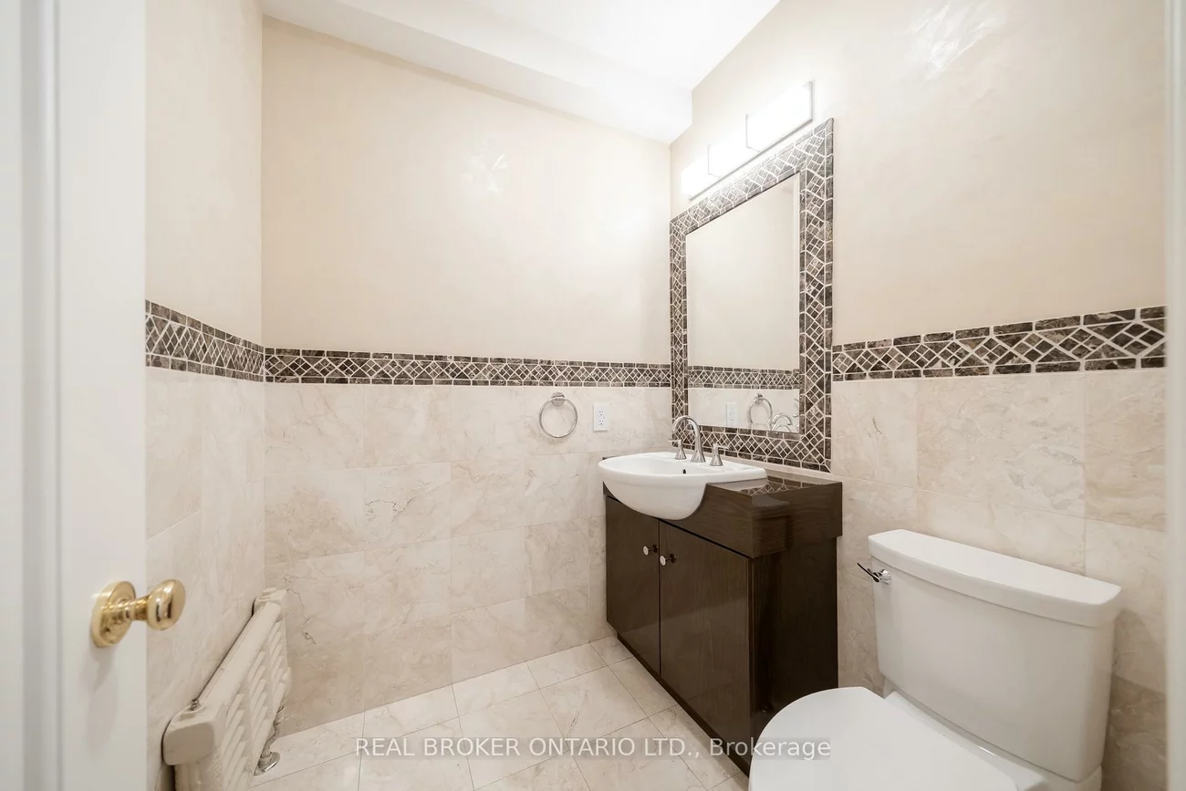 114, Heath, Yonge-St. Clair, Toronto