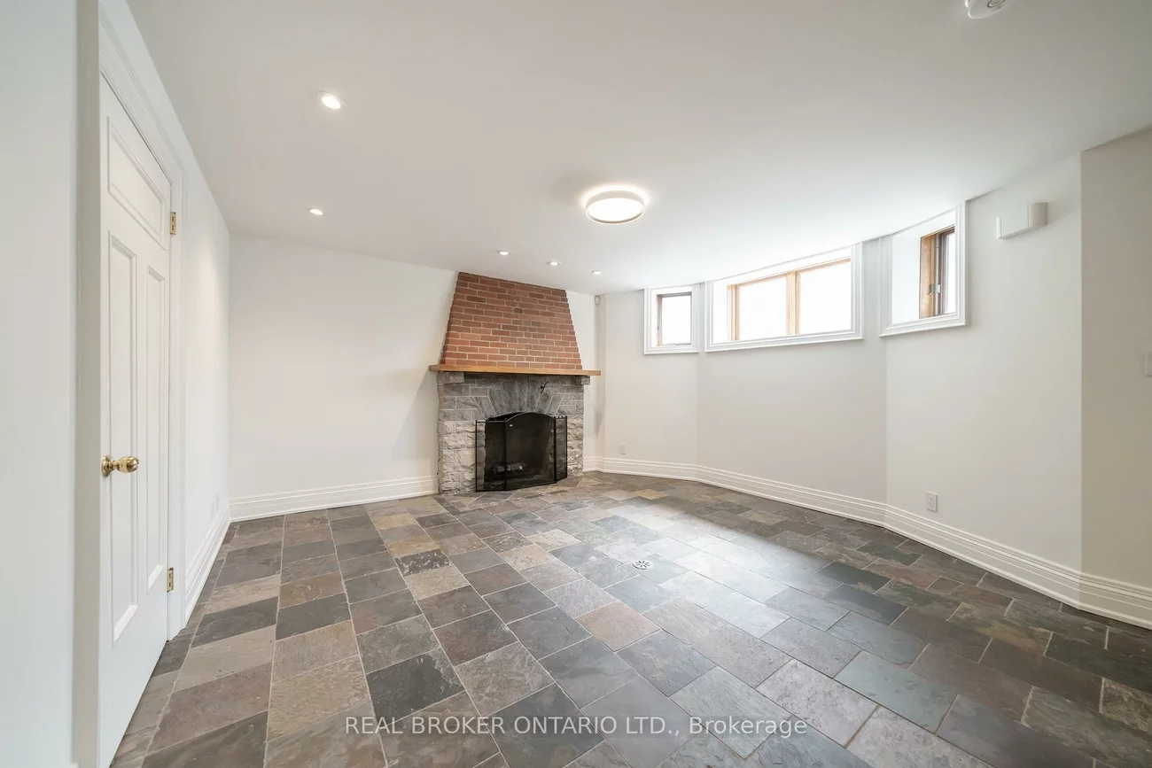 114, Heath, Yonge-St. Clair, Toronto