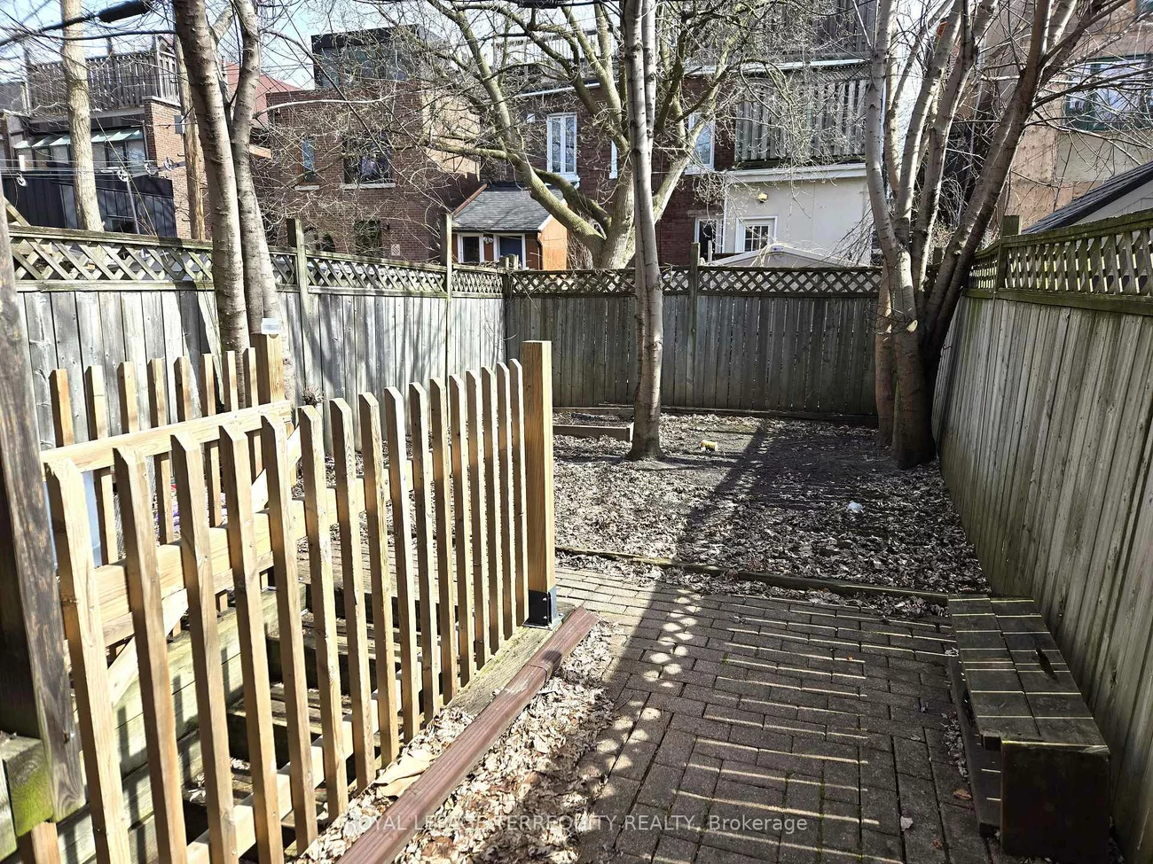 1037, Bathurst, Annex, Toronto