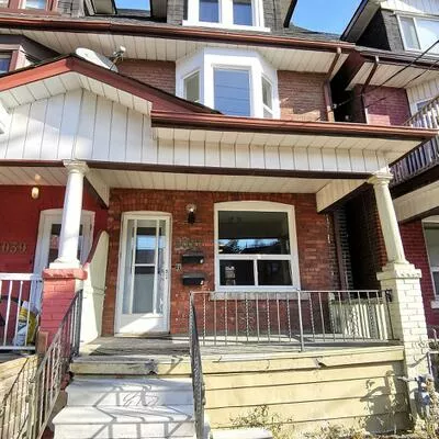 1037, Bathurst, Annex, Toronto