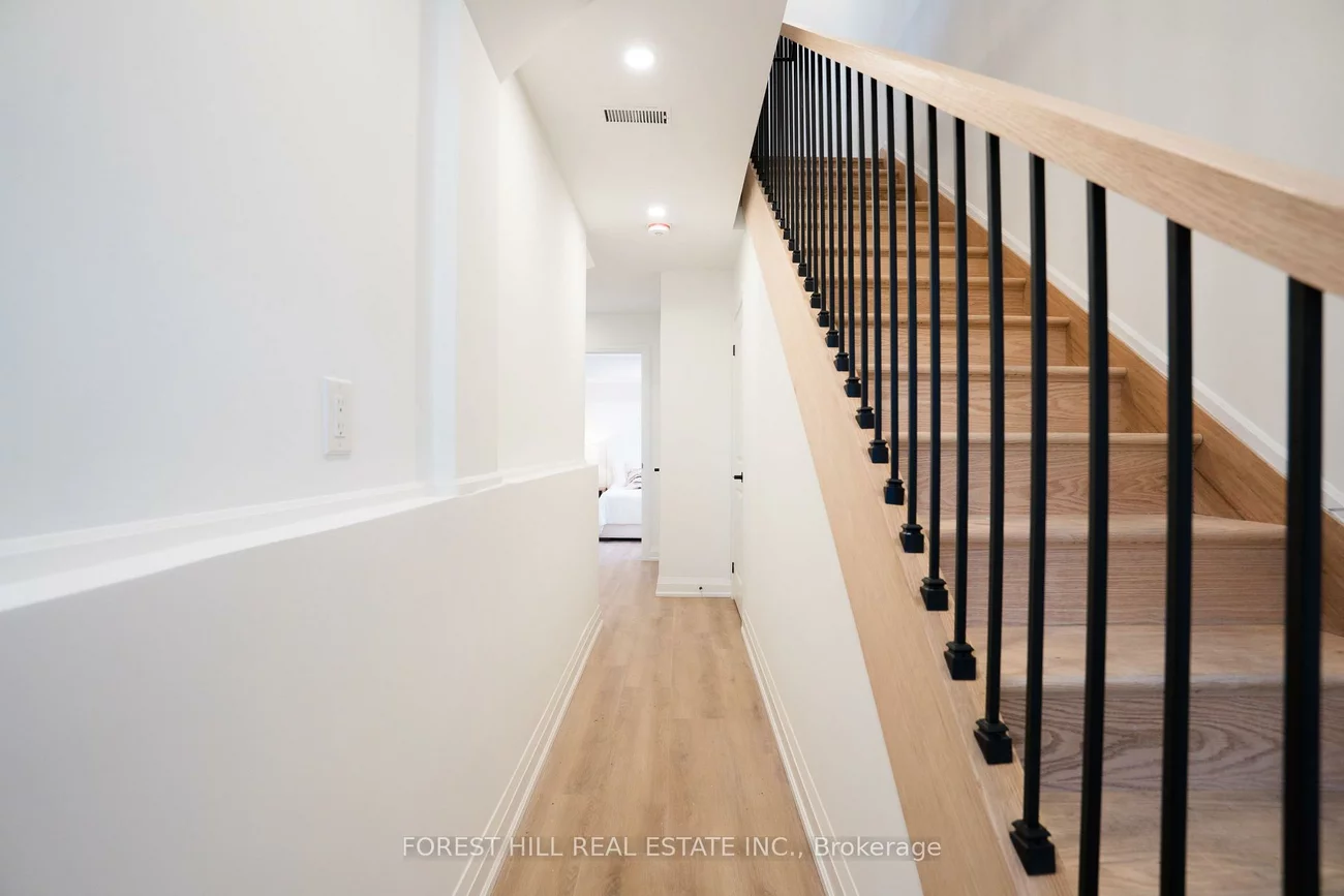 1, Dunsmore, Clanton Park, Toronto