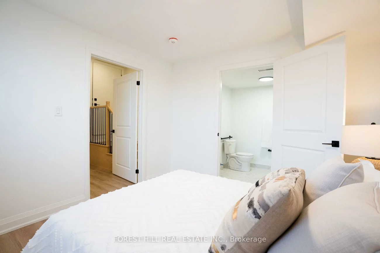 1, Dunsmore, Clanton Park, Toronto