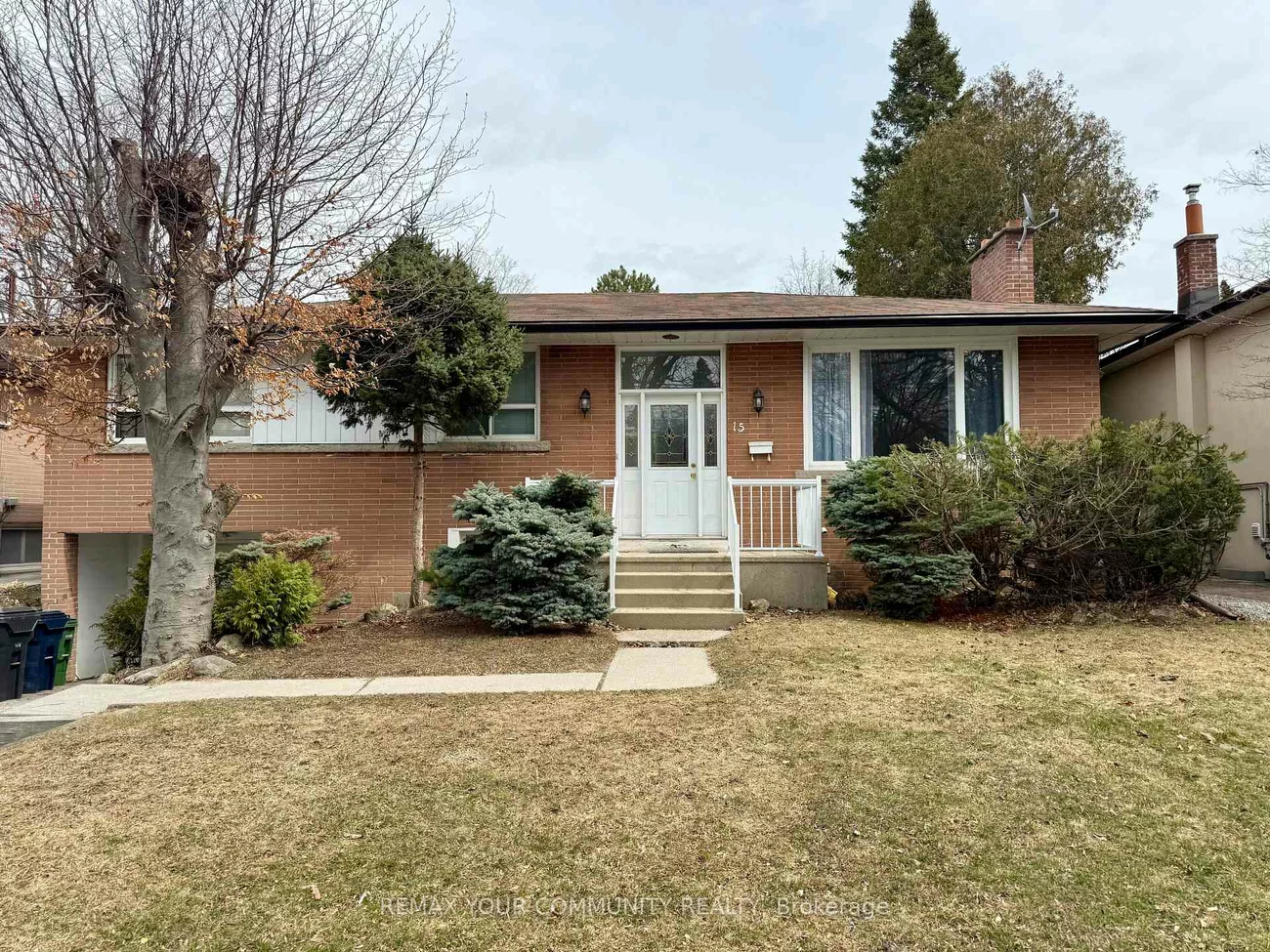 15, Ambrose, Bayview Village, Toronto