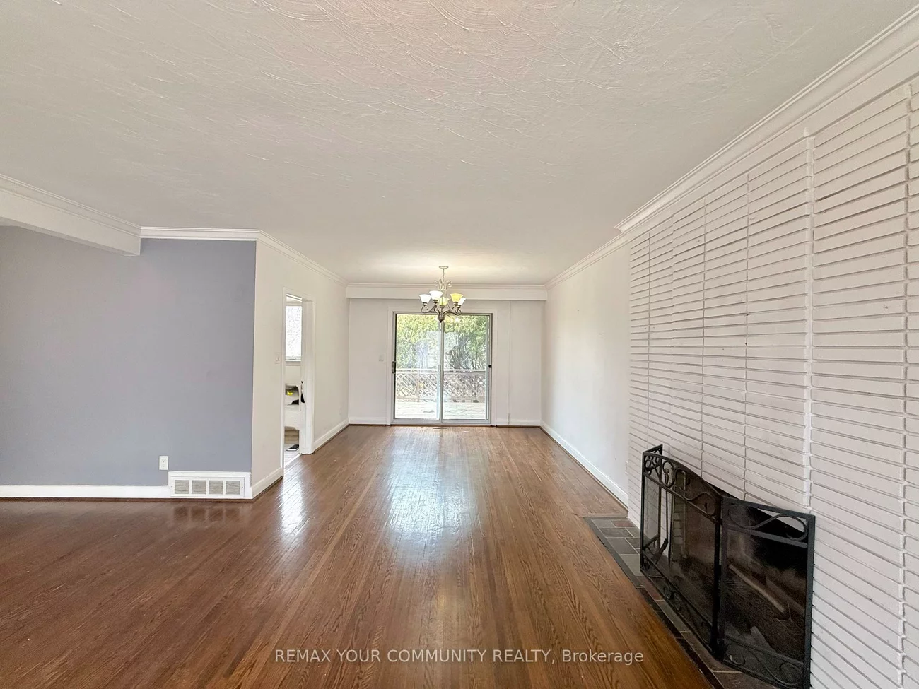 15, Ambrose, Bayview Village, Toronto