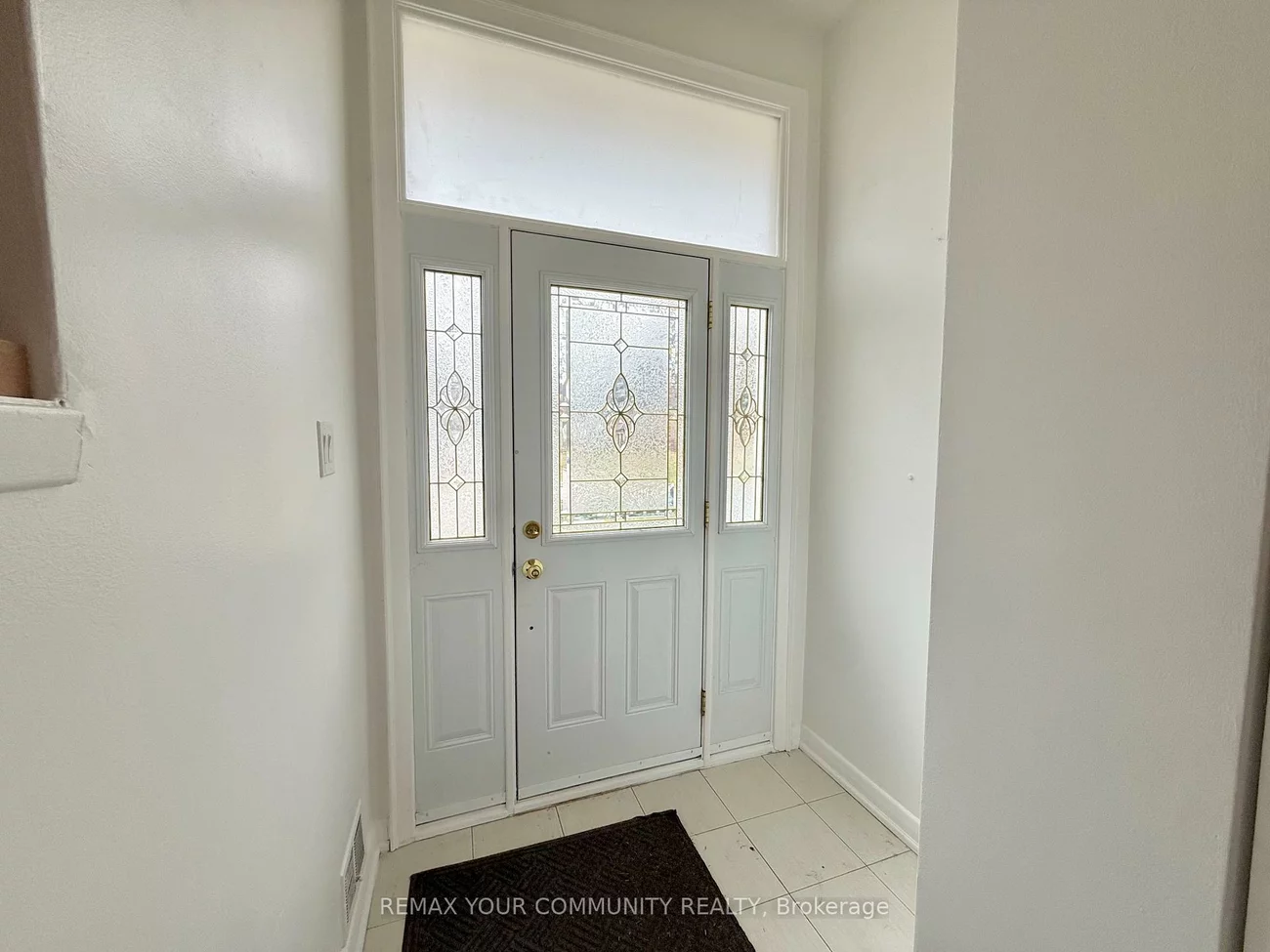 15, Ambrose, Bayview Village, Toronto