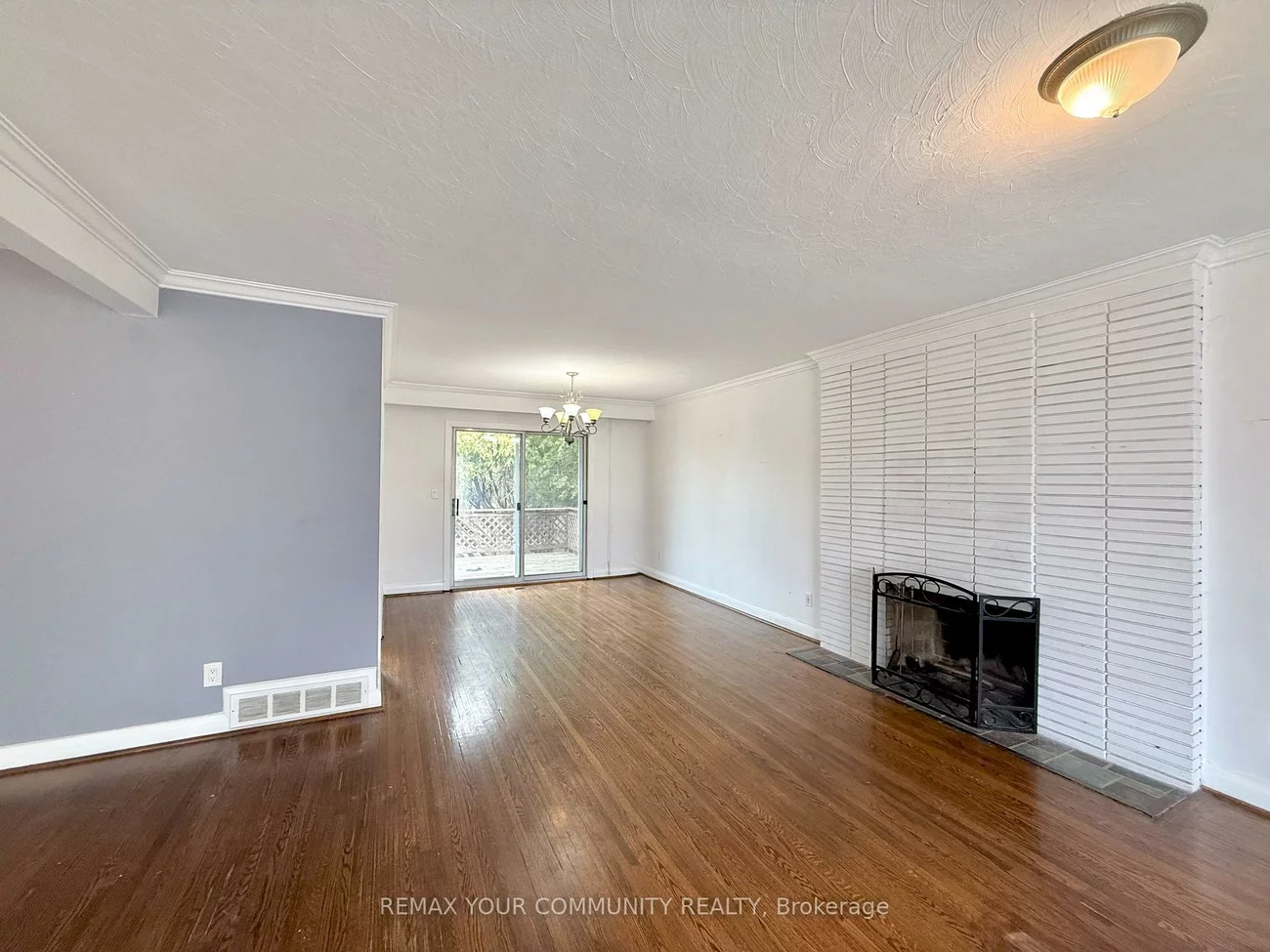 15, Ambrose, Bayview Village, Toronto