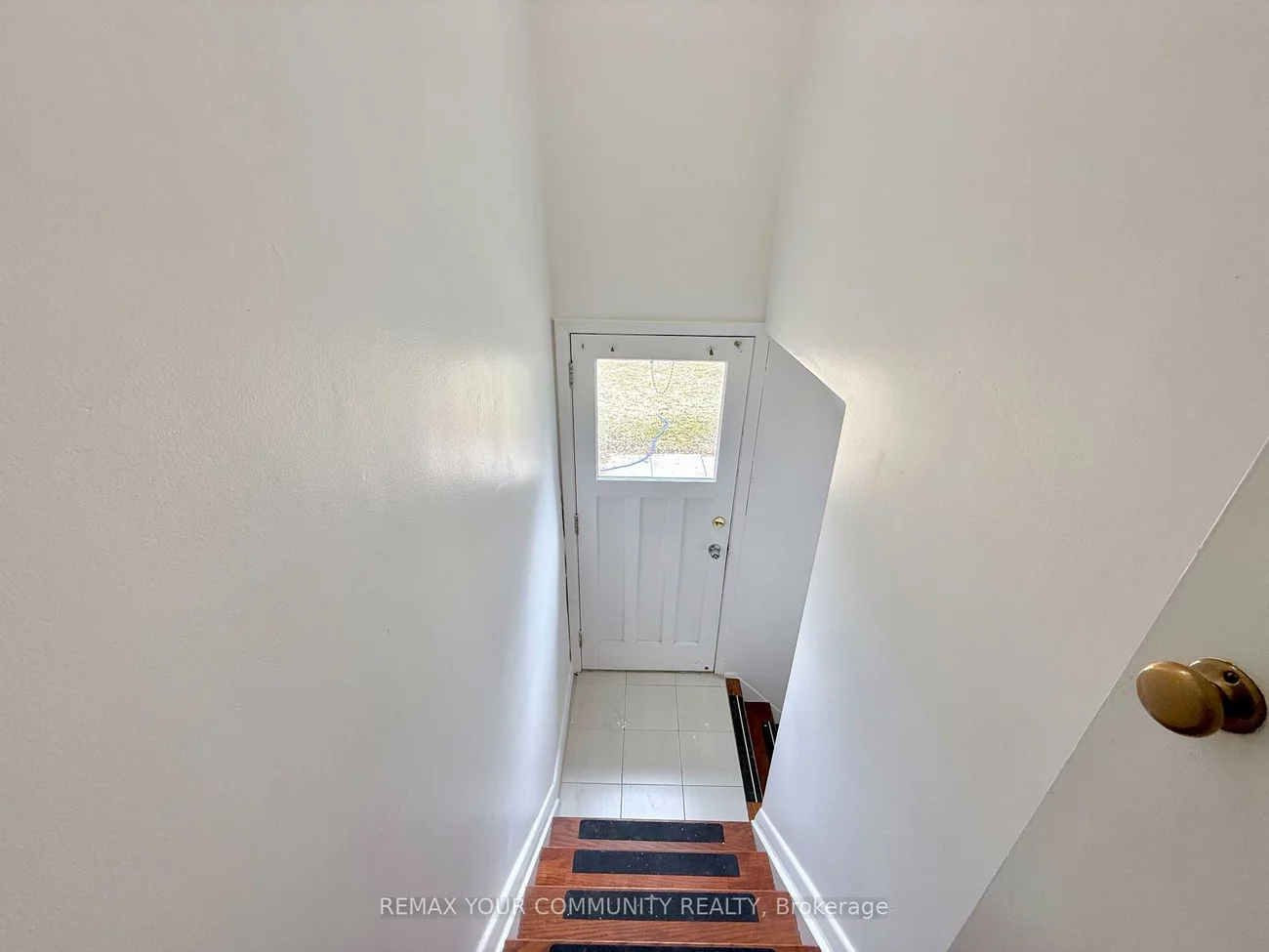 15, Ambrose, Bayview Village, Toronto