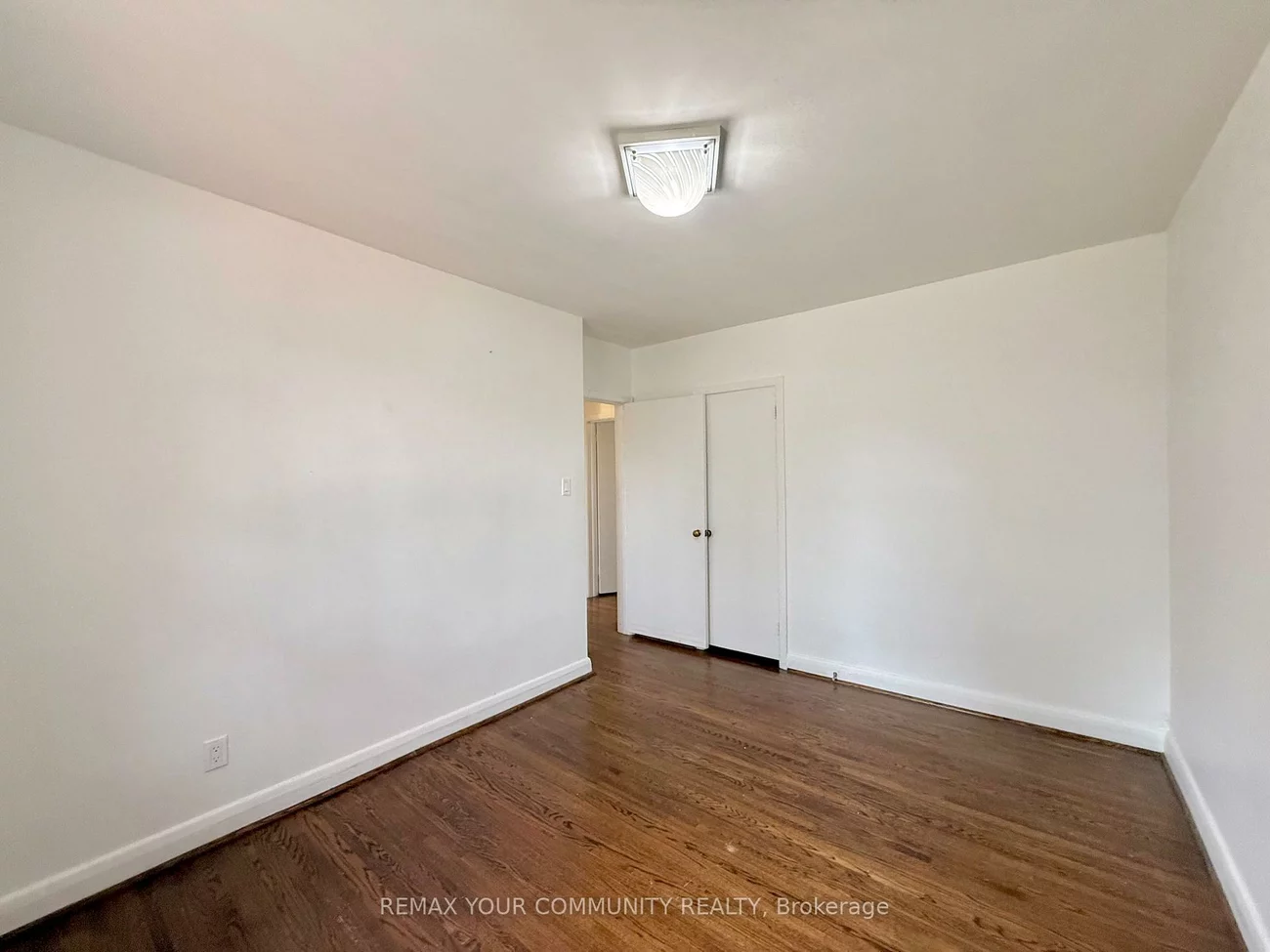 15, Ambrose, Bayview Village, Toronto