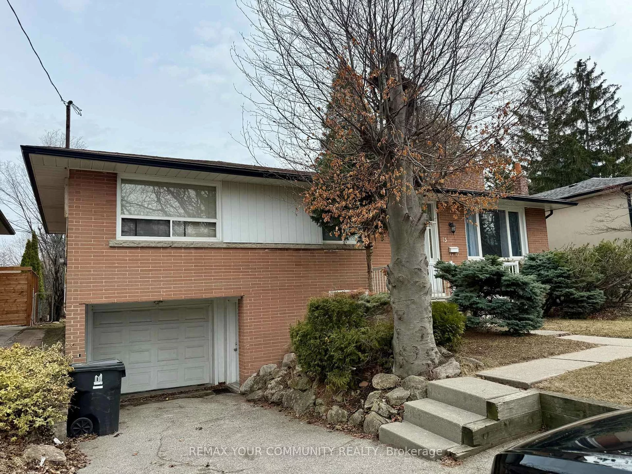 15, Ambrose, Bayview Village, Toronto