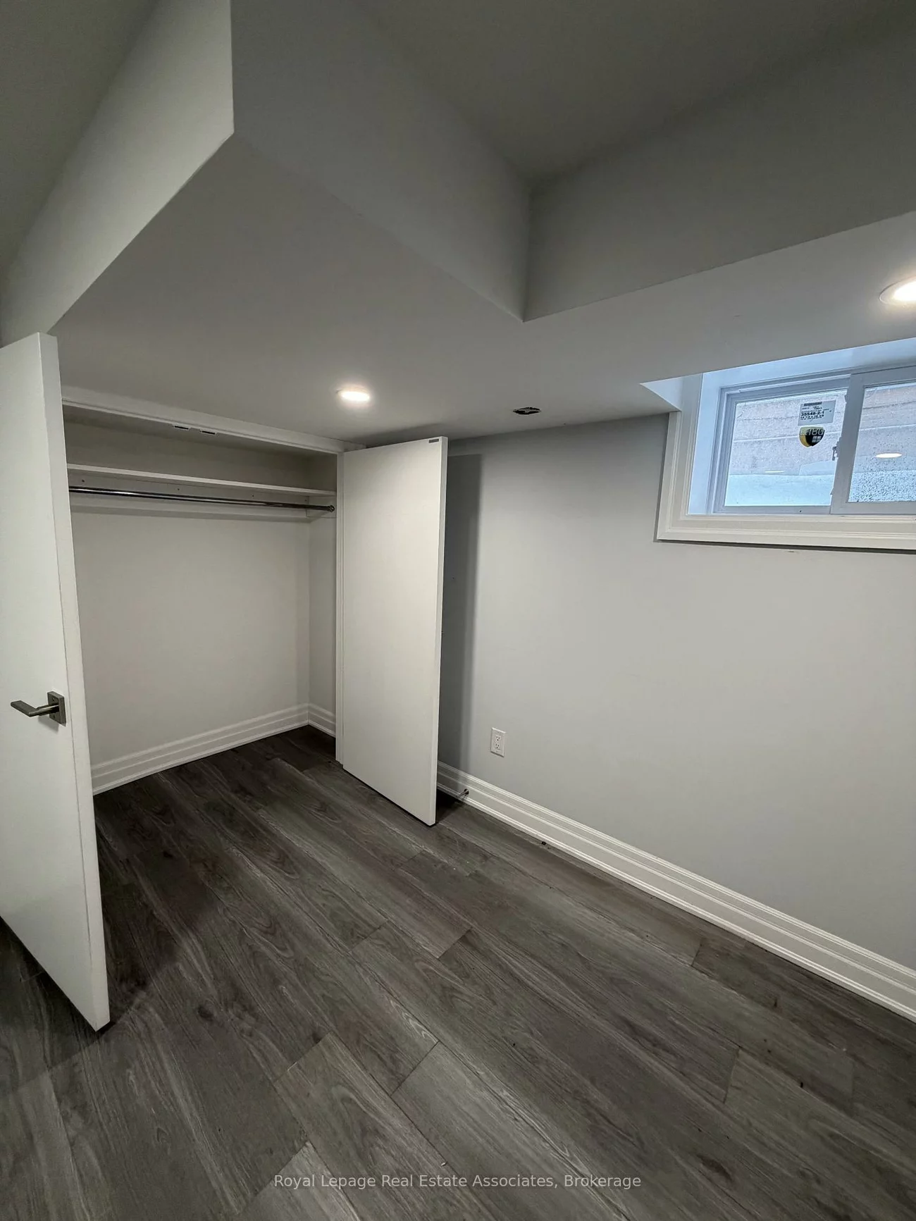 46, Dell Park, Englemount-Lawrence, Toronto