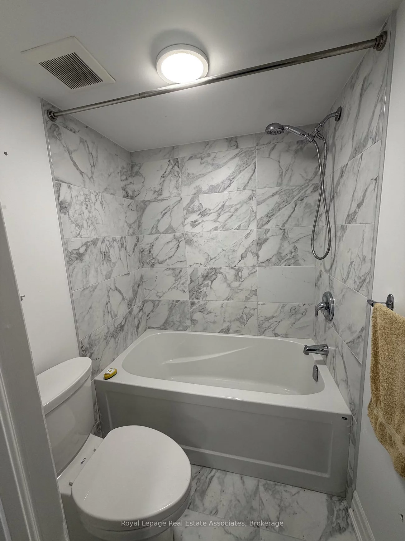 46, Dell Park, Englemount-Lawrence, Toronto