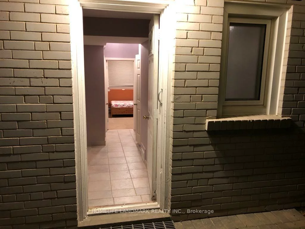 10, Oscar, Bayview Village, Toronto