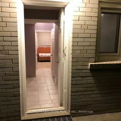 10, Oscar, Bayview Village, Toronto