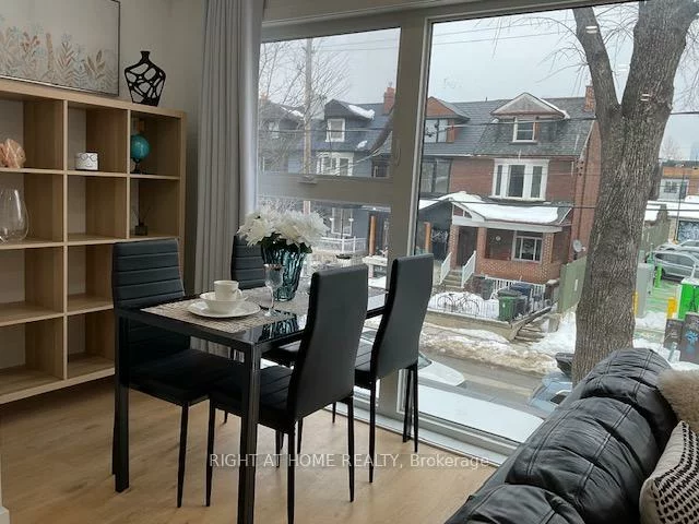 674, Manning, Annex, Toronto