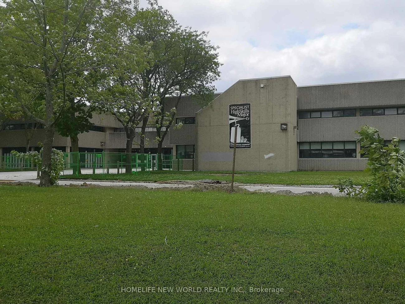 8, Janus, Hillcrest Village, Toronto