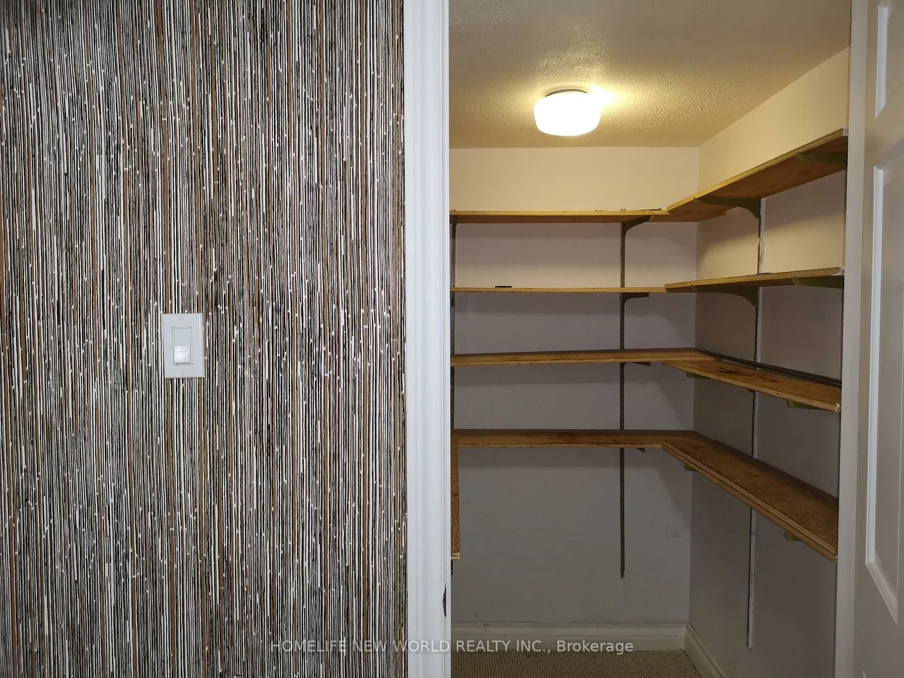 8, Janus, Hillcrest Village, Toronto