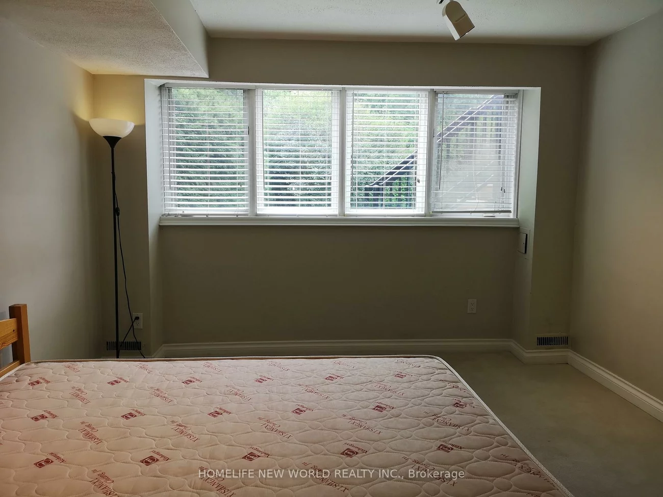 8, Janus, Hillcrest Village, Toronto