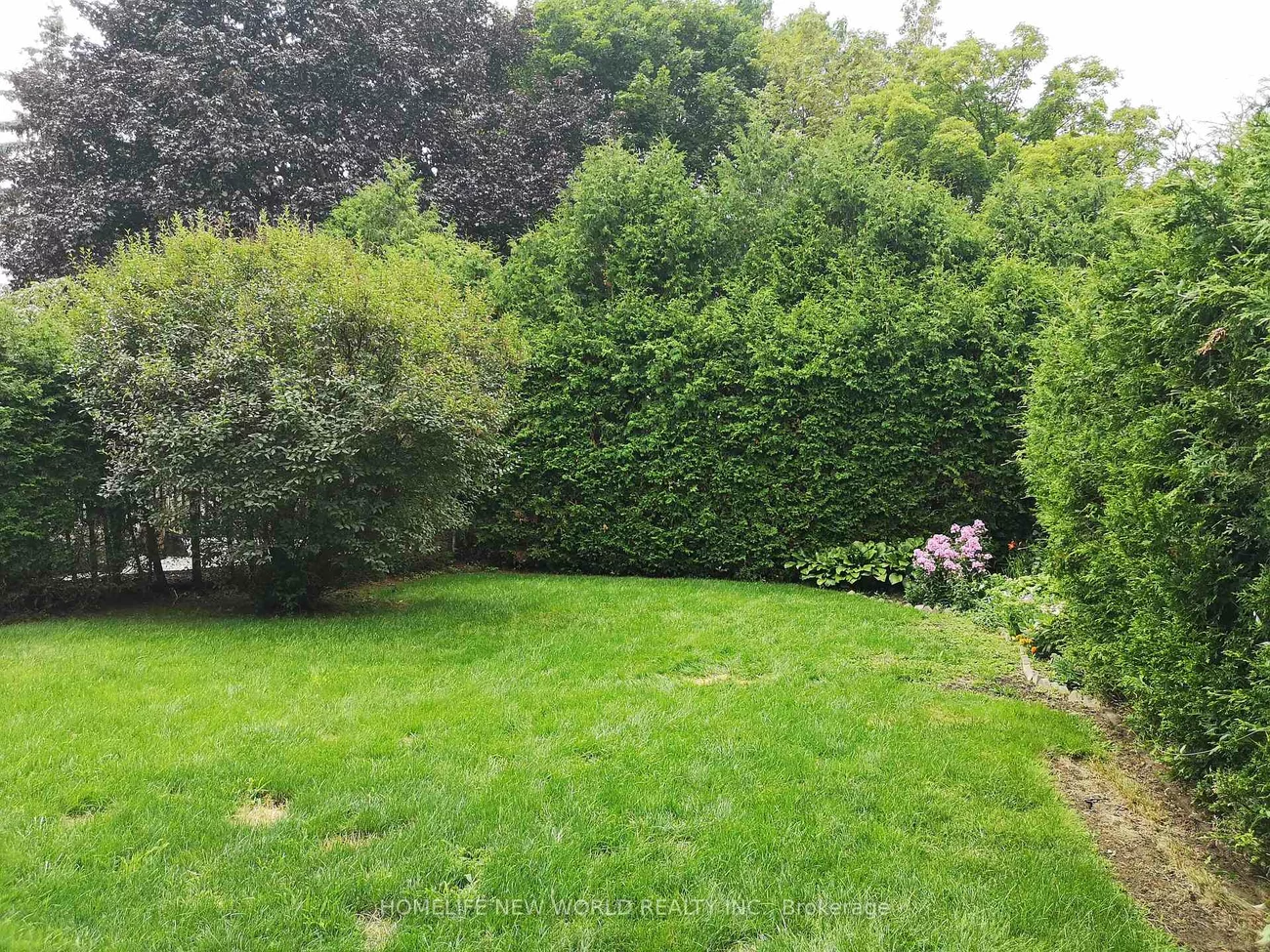 8, Janus, Hillcrest Village, Toronto