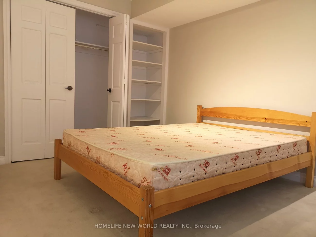 8, Janus, Hillcrest Village, Toronto