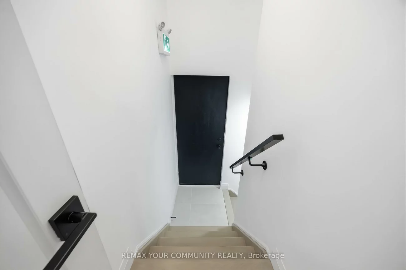 55, Cocksfield, Bathurst Manor, Toronto