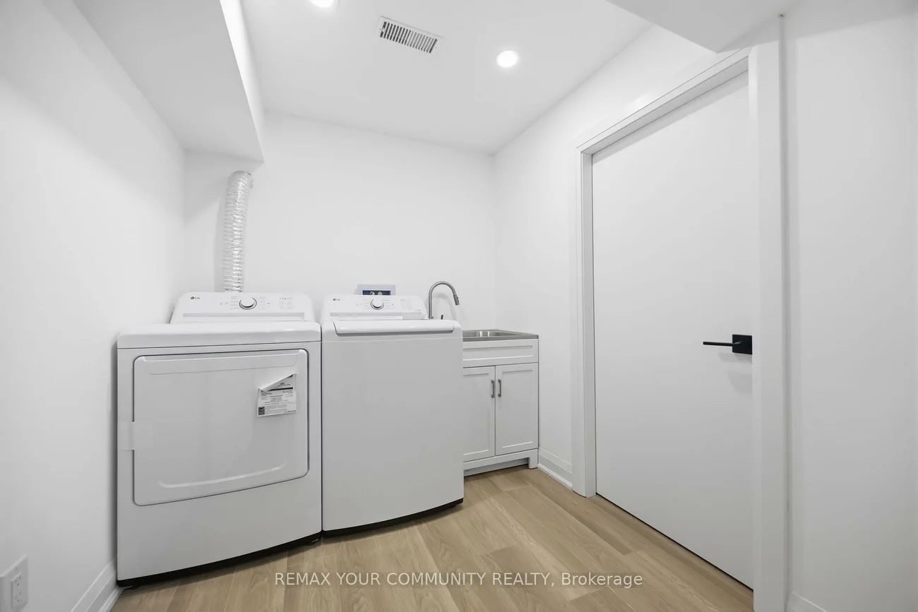 55, Cocksfield, Bathurst Manor, Toronto
