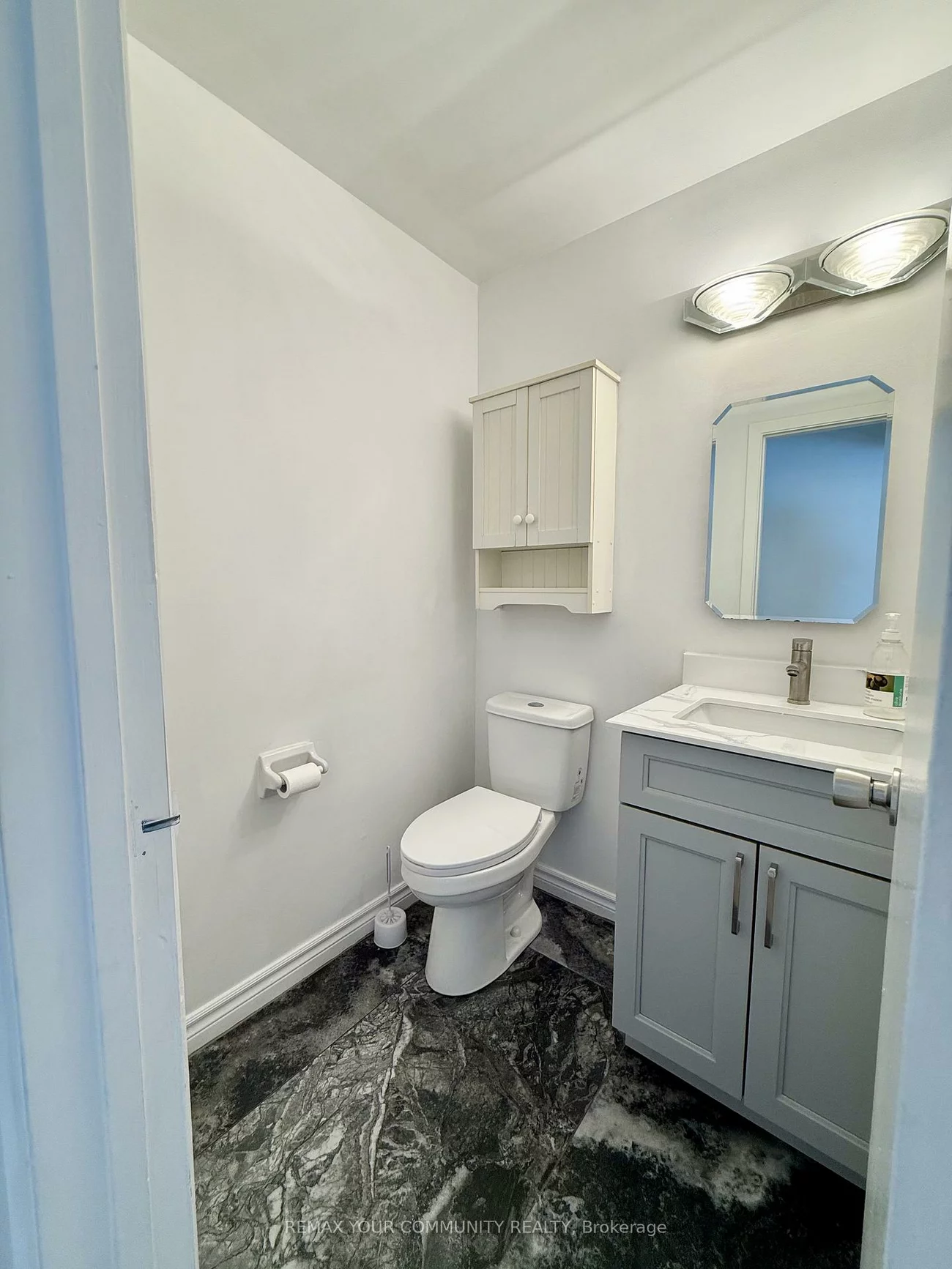 17, Regatta, Newtonbrook West, Toronto