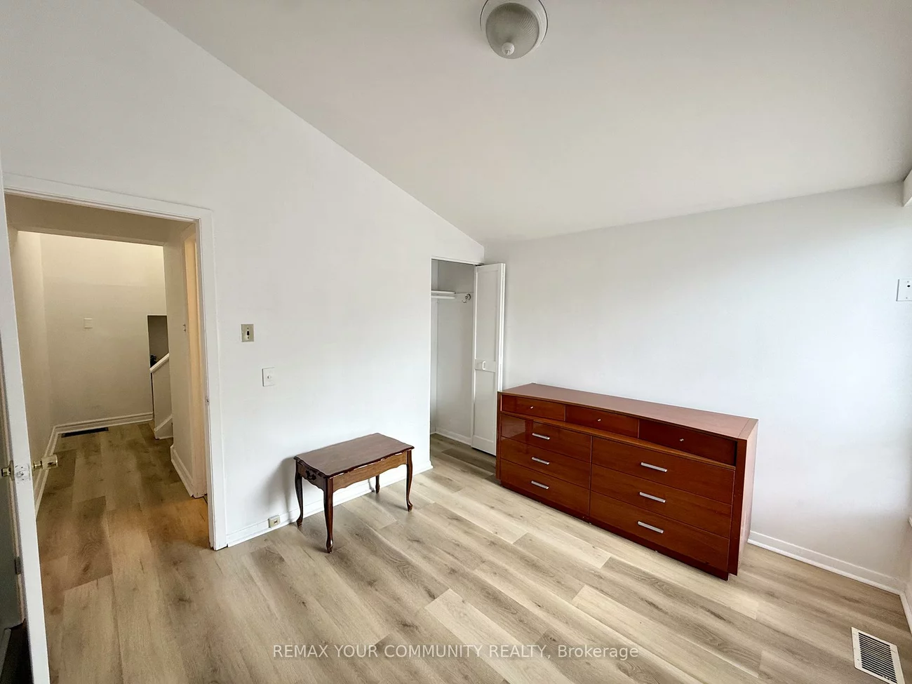 17, Regatta, Newtonbrook West, Toronto