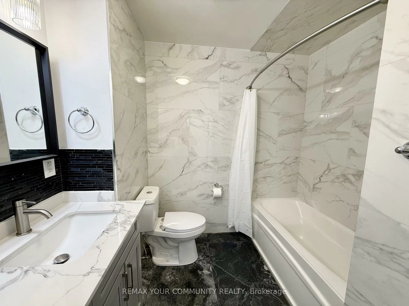 17, Regatta, Newtonbrook West, Toronto