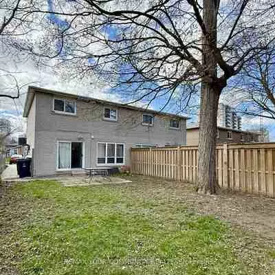17, Regatta, Newtonbrook West, Toronto