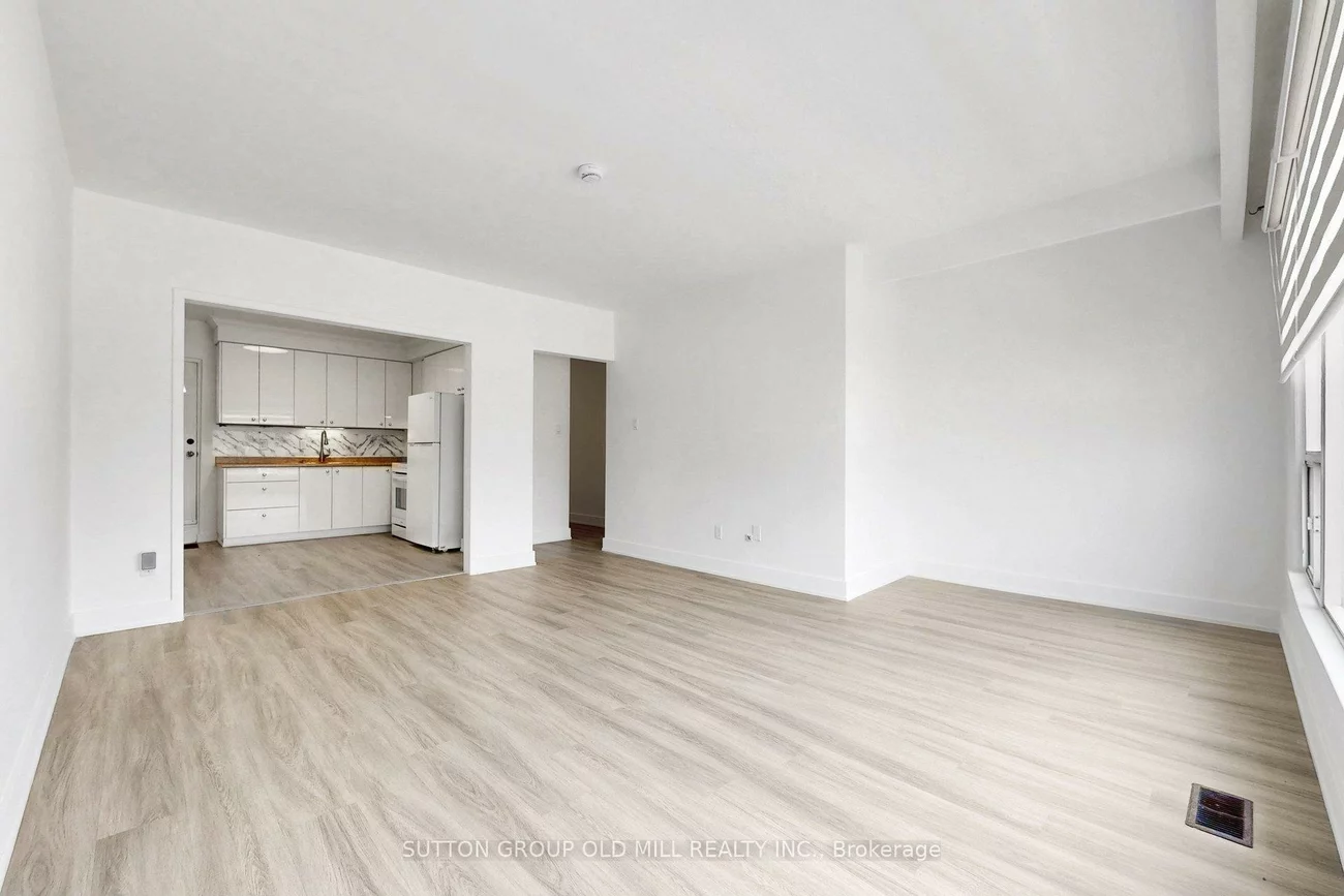 809A, St Clair, Wychwood, Toronto