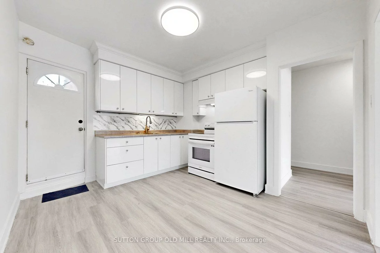 809A, St Clair, Wychwood, Toronto