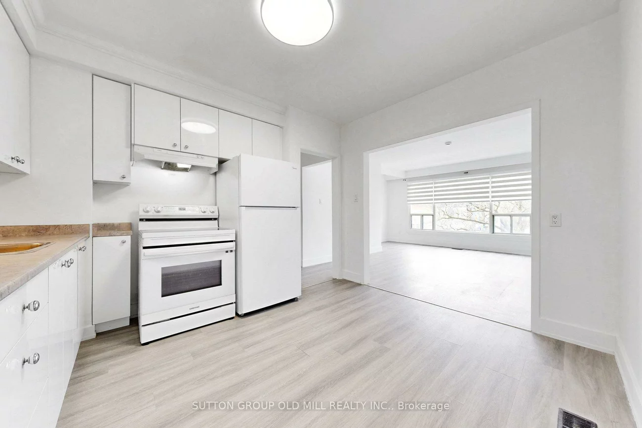 809A, St Clair, Wychwood, Toronto