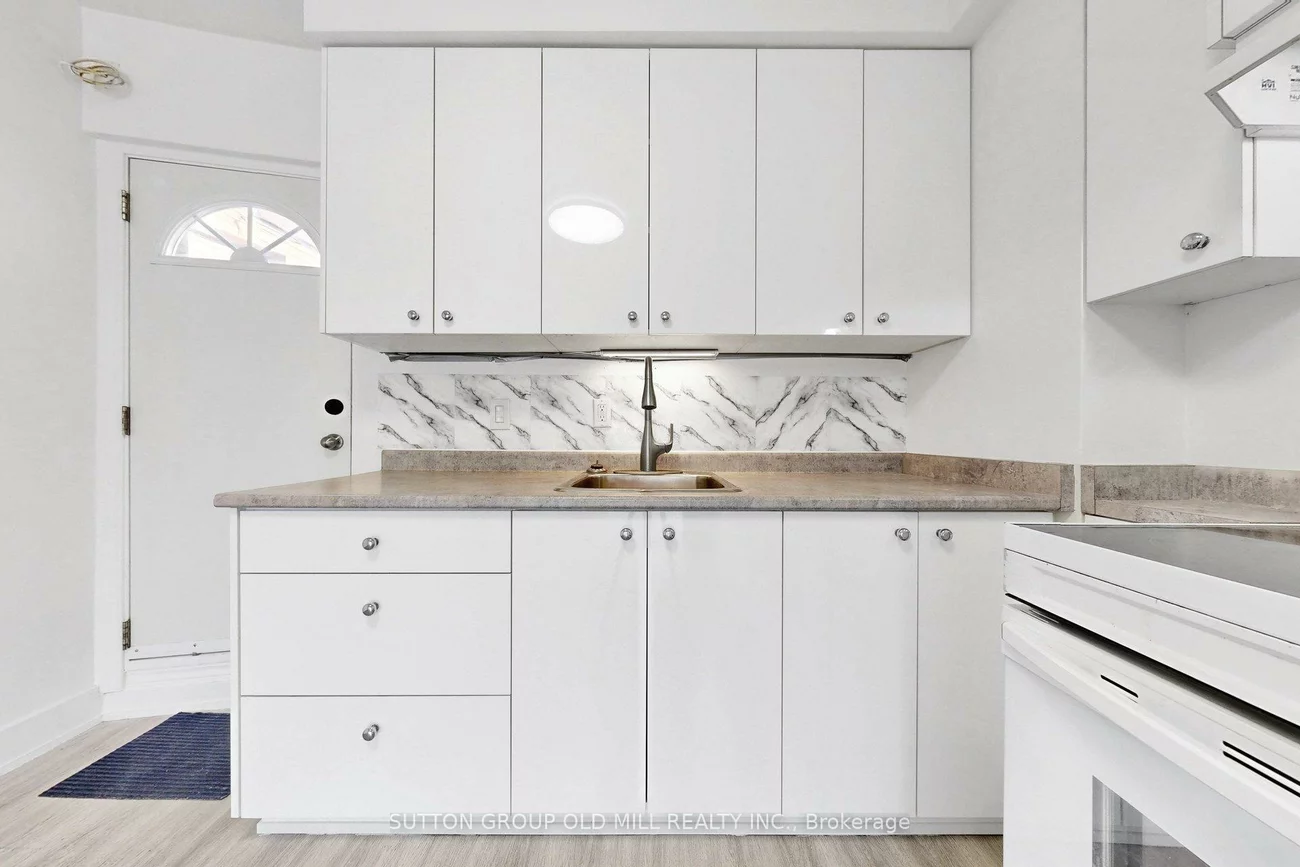 809A, St Clair, Wychwood, Toronto