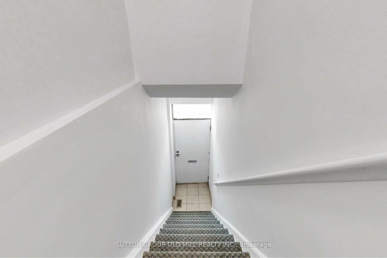 809A, St Clair, Wychwood, Toronto