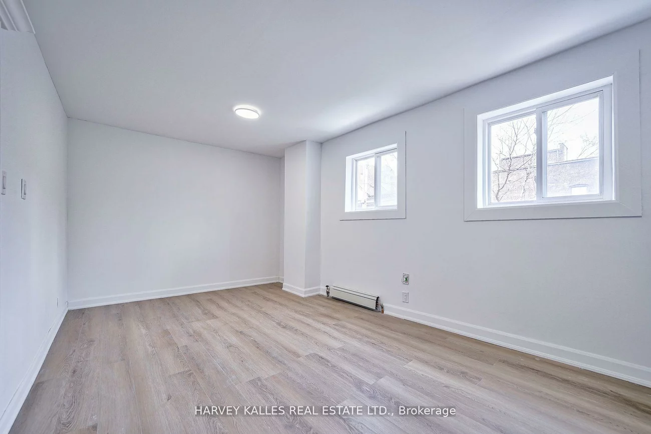 1046, Bathurst, Annex, Toronto